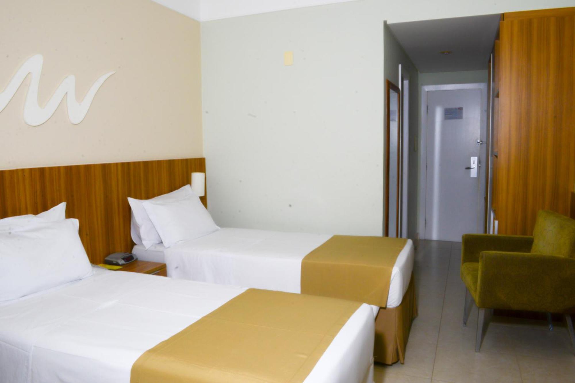 Quarto com 2 Camas de Solteiro
