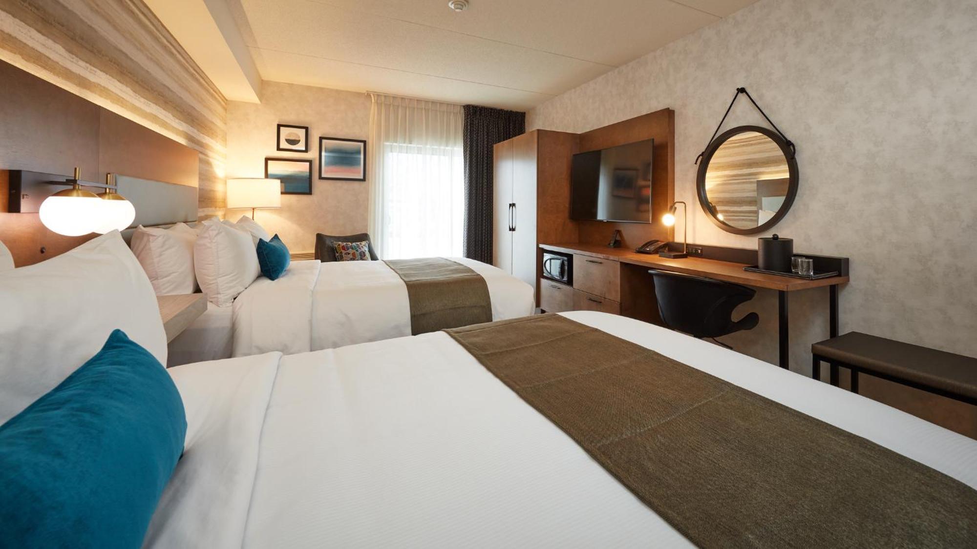 Room Two Queen Beds Fully Renovated 2021