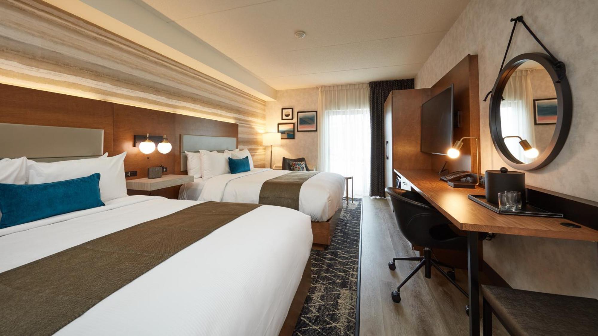 Room Two Queen Beds Fully Renovated 2021