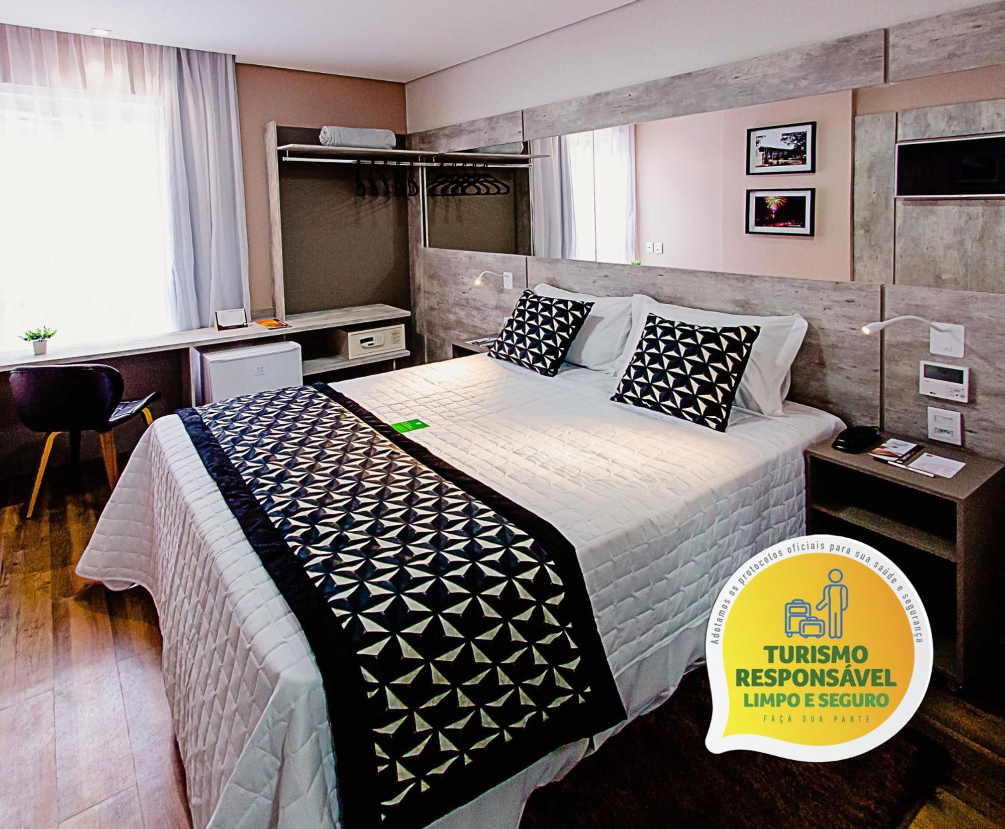 Quarto Luxo Cama Queen Size