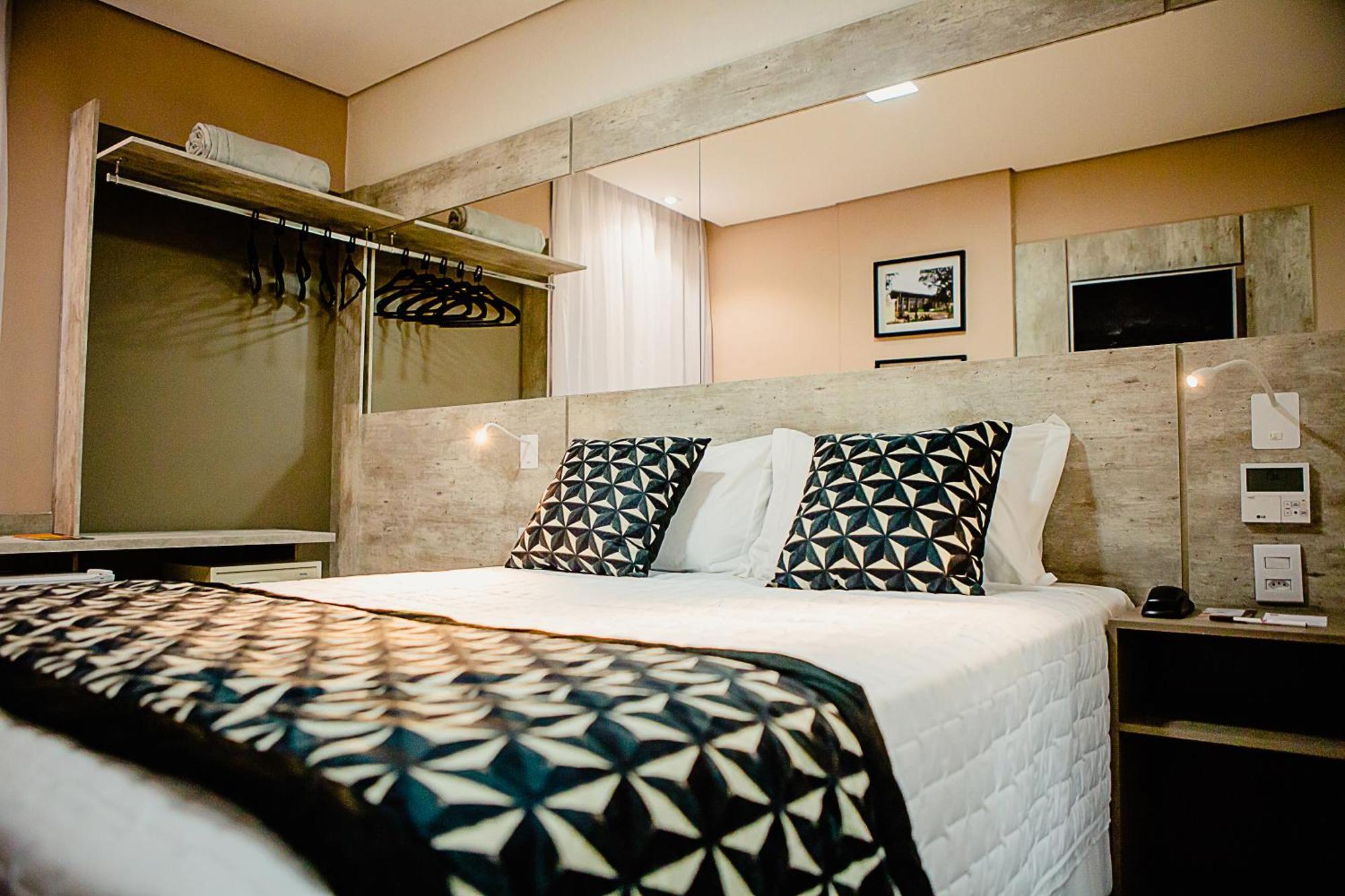 Quarto Luxo Cama Queen Size