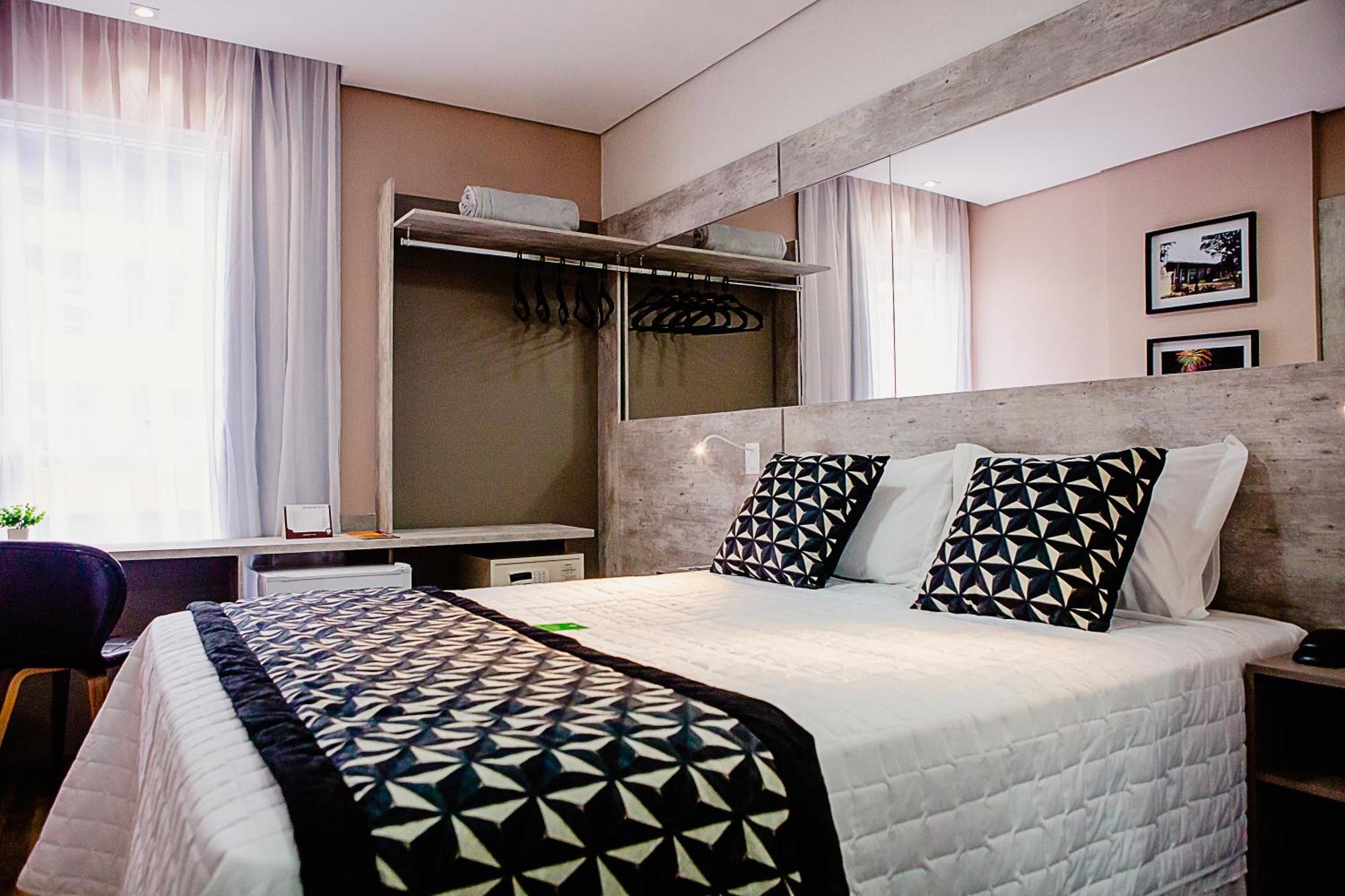 Quarto Luxo Cama Queen Size