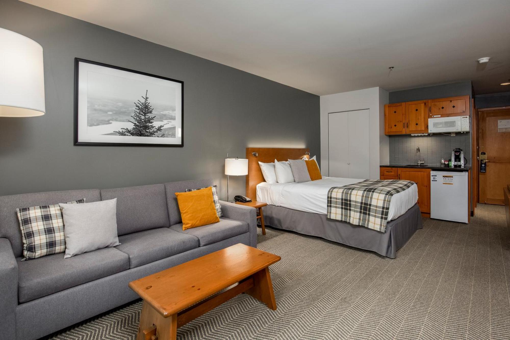 Standard Queen Room