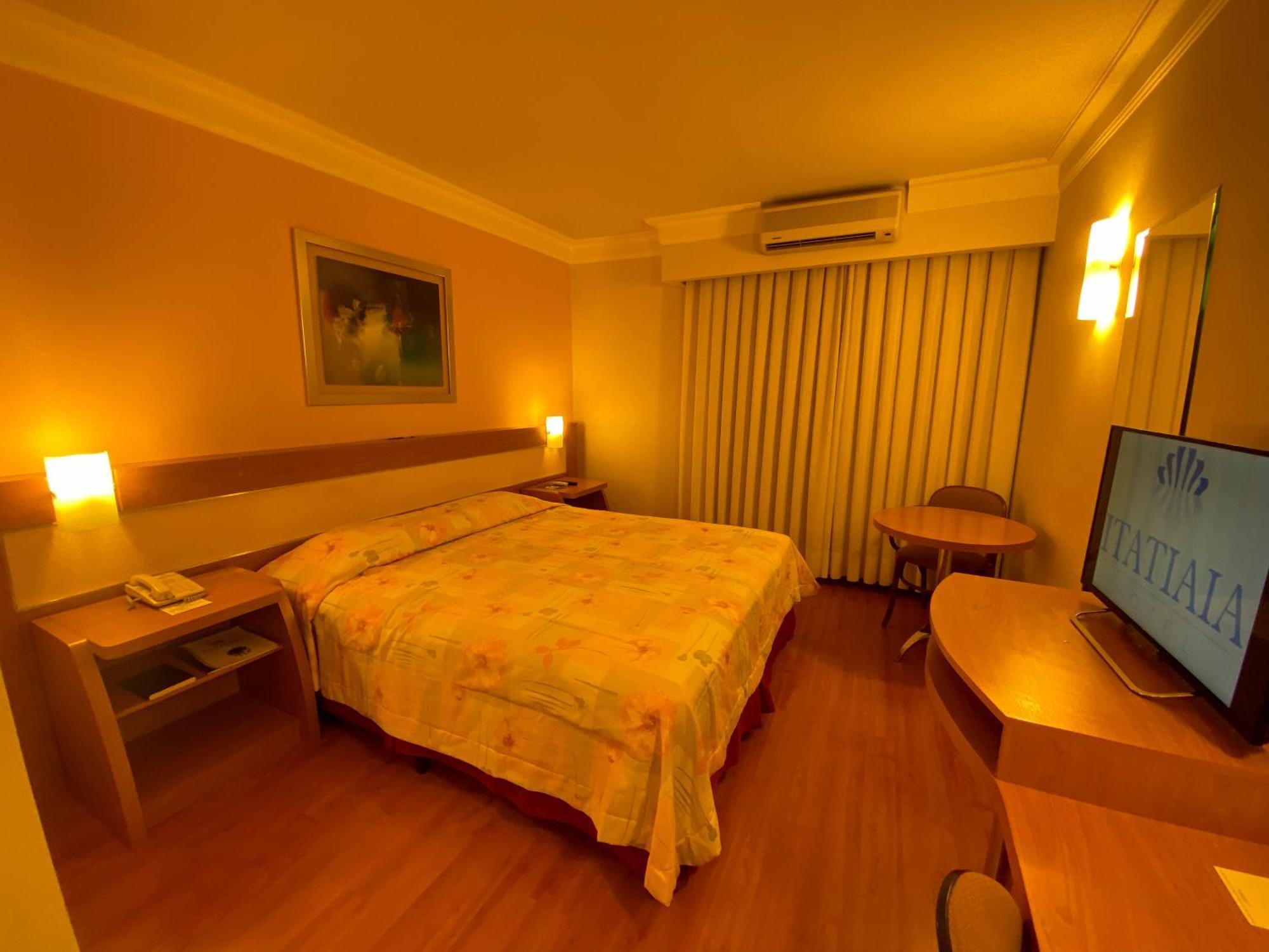 Standard Queen Room