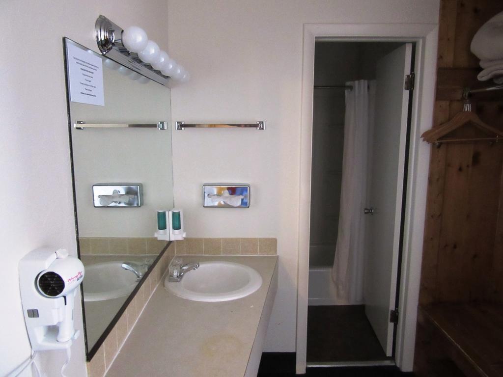 Queen Room Two Queen Beds Disability Access