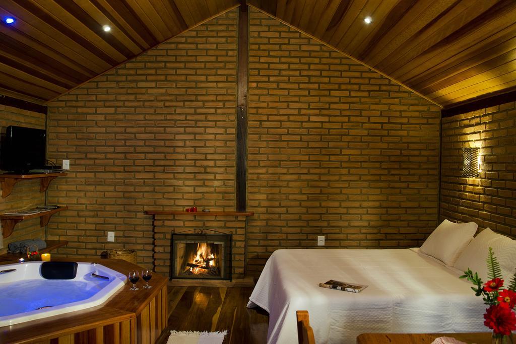 Master Chalet Hot Tub