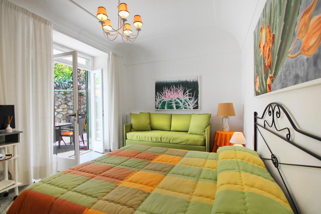 Double or Twin Room Terrace Sea View