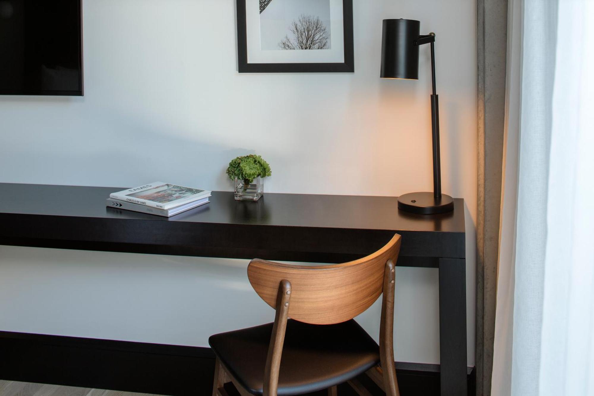 Standard Queen Room Alcove