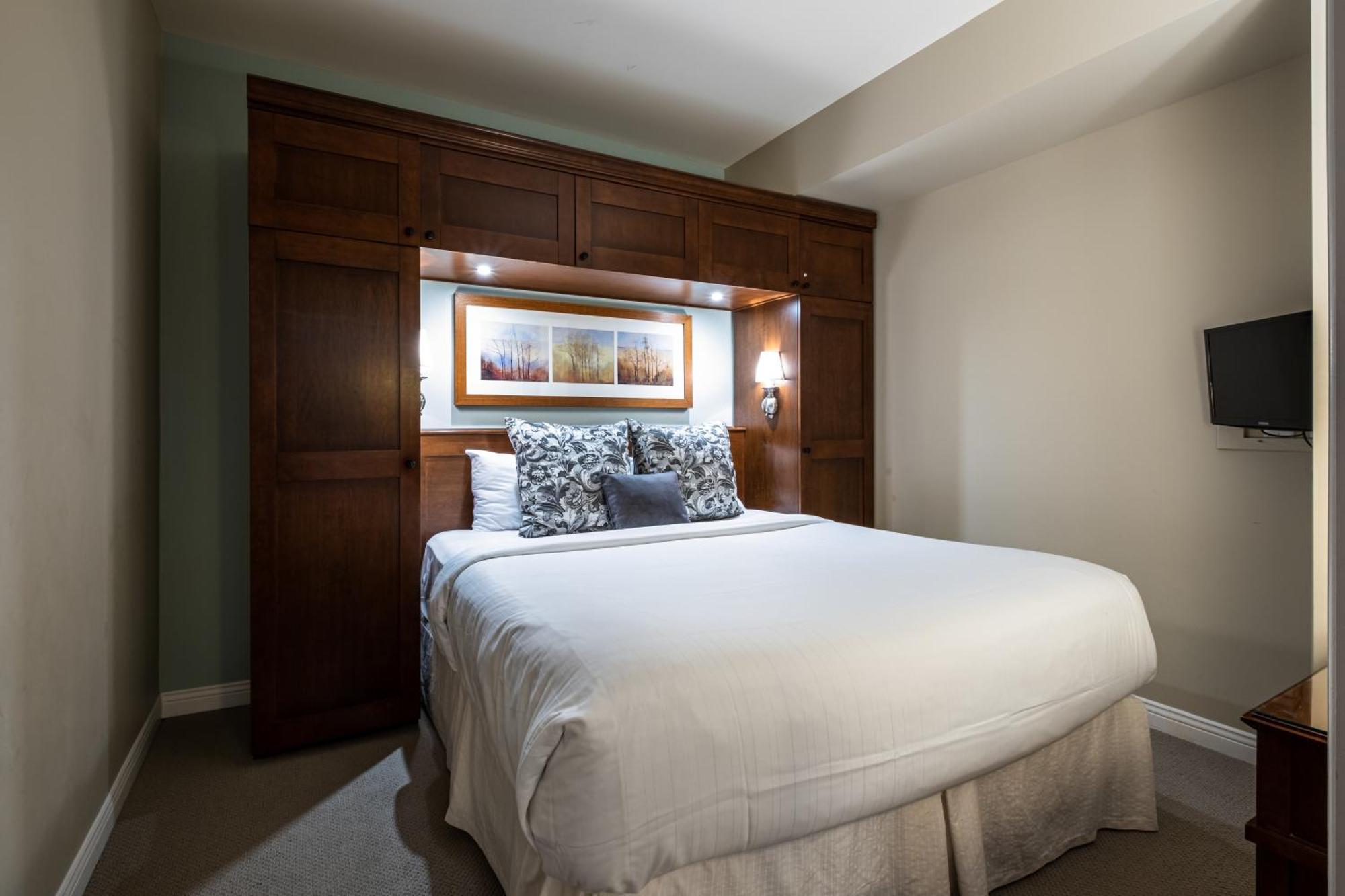 One-Bedroom Family Suite
