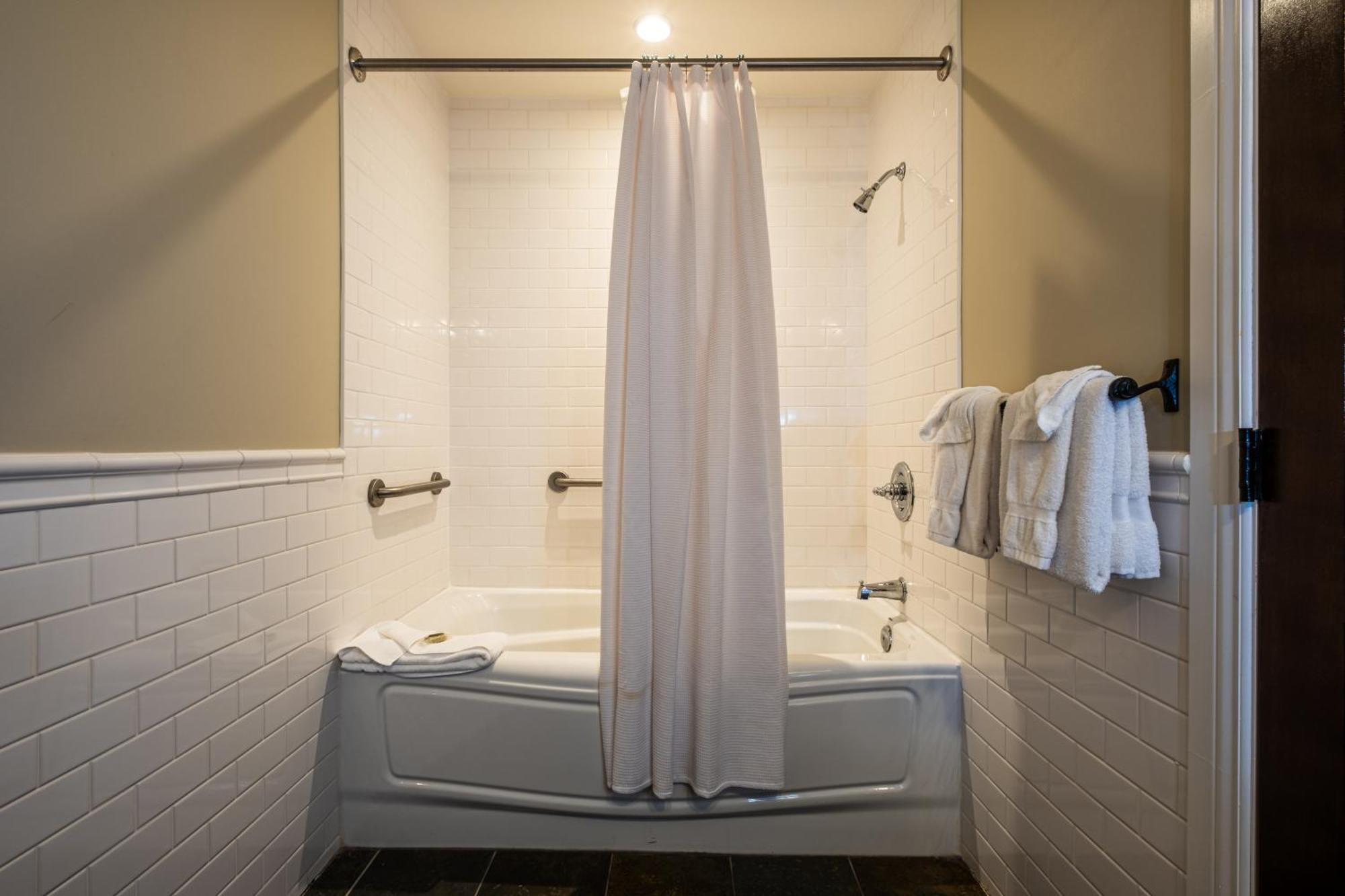 One-Bedroom Family Suite