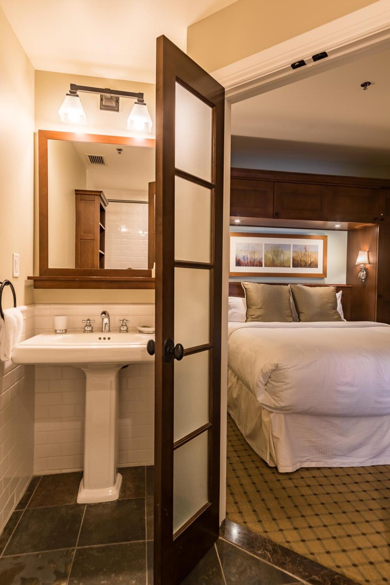One-Bedroom Family Suite