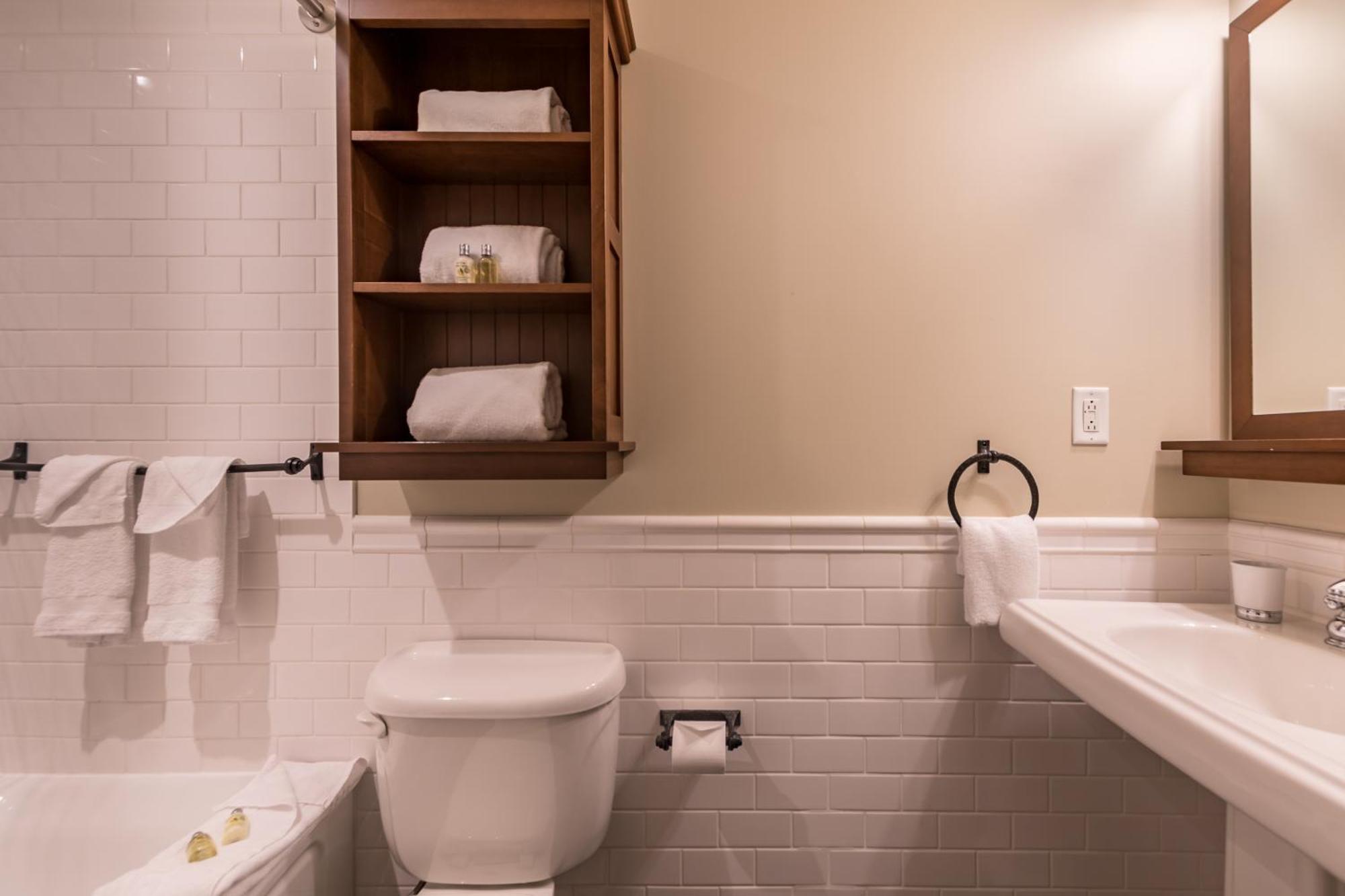 One-Bedroom Family Suite