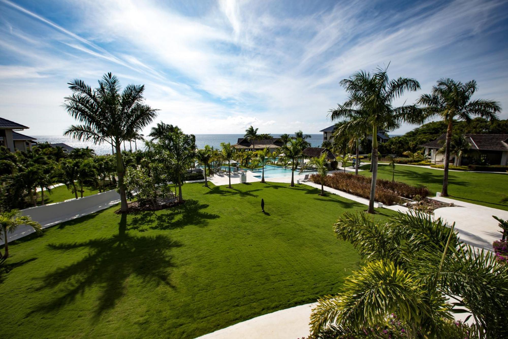 Junior Suite Pool View