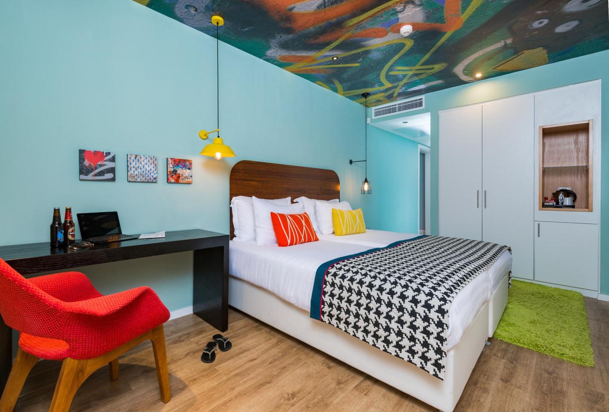 Twin Urban Room