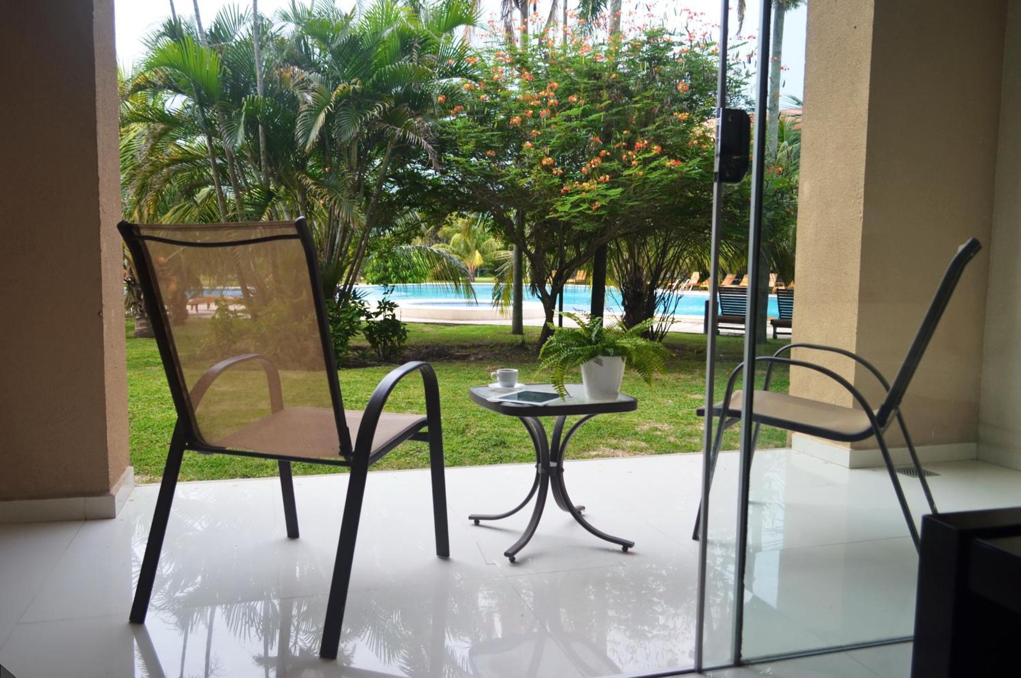 King Room Pool View