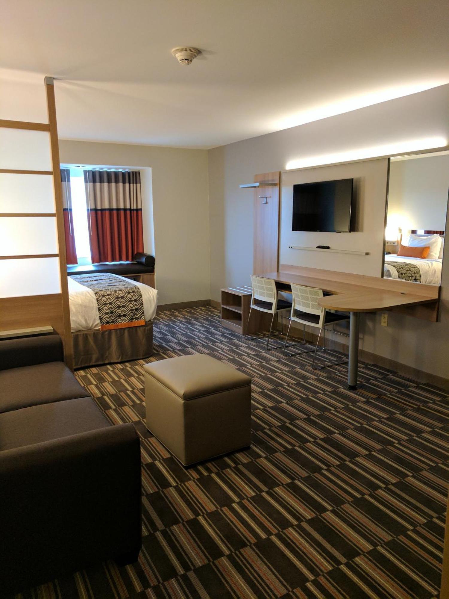 Queen Studio Suite Non-Smoking