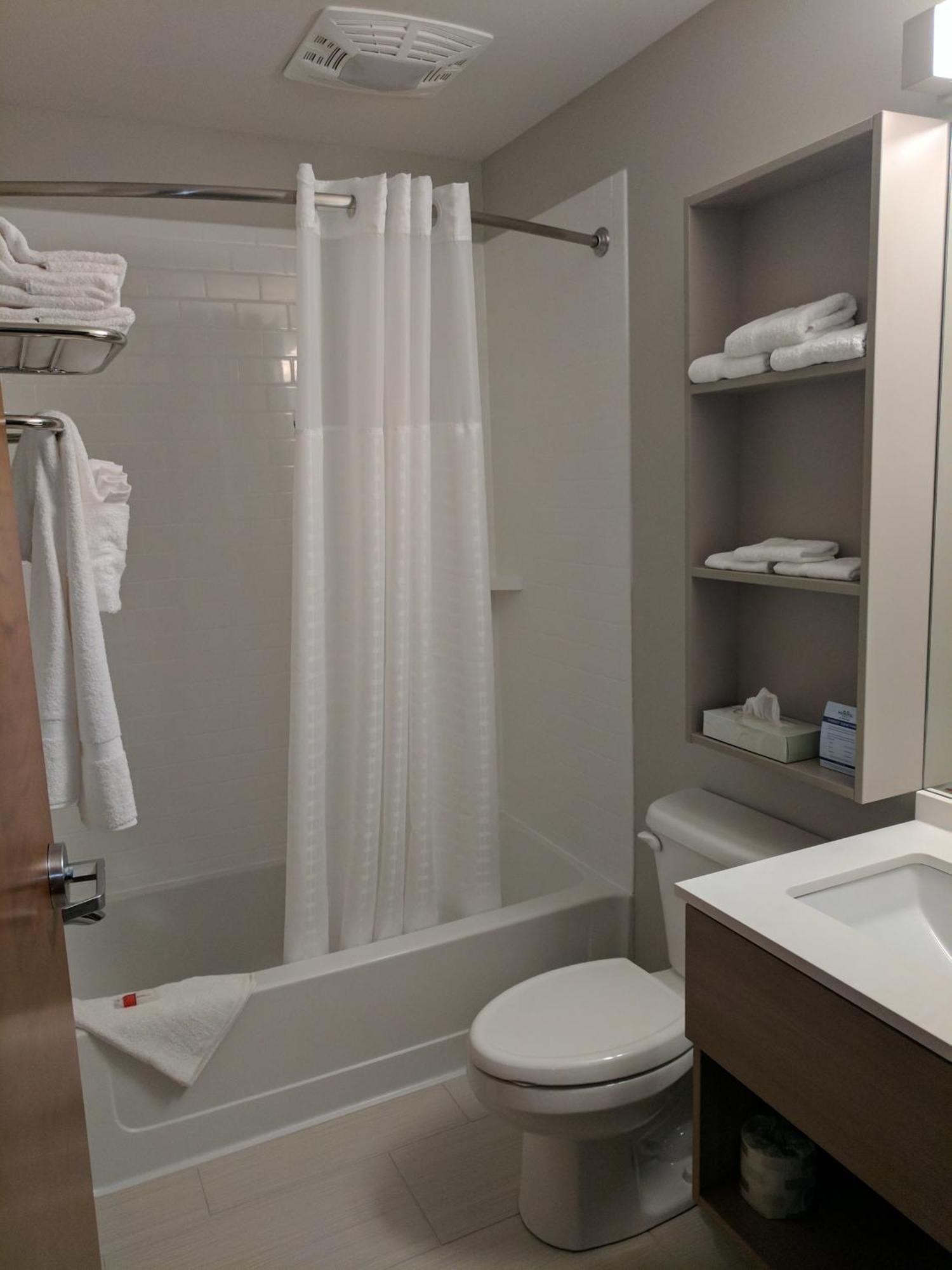 Queen Room Two Queen Beds Pet Friendly or Non-Smoking