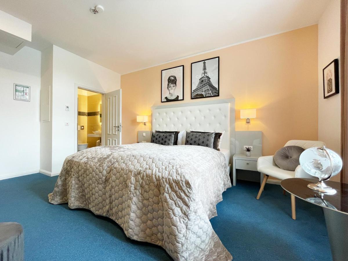 Large Double Room with River View