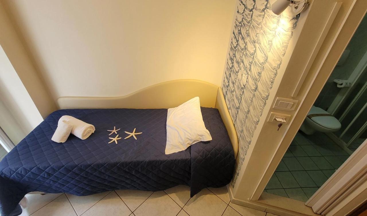 Single Room Balcony