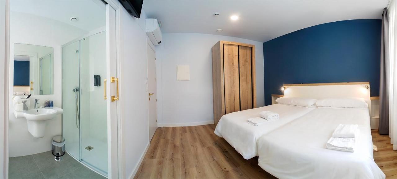 Twin Room Private Bathroom