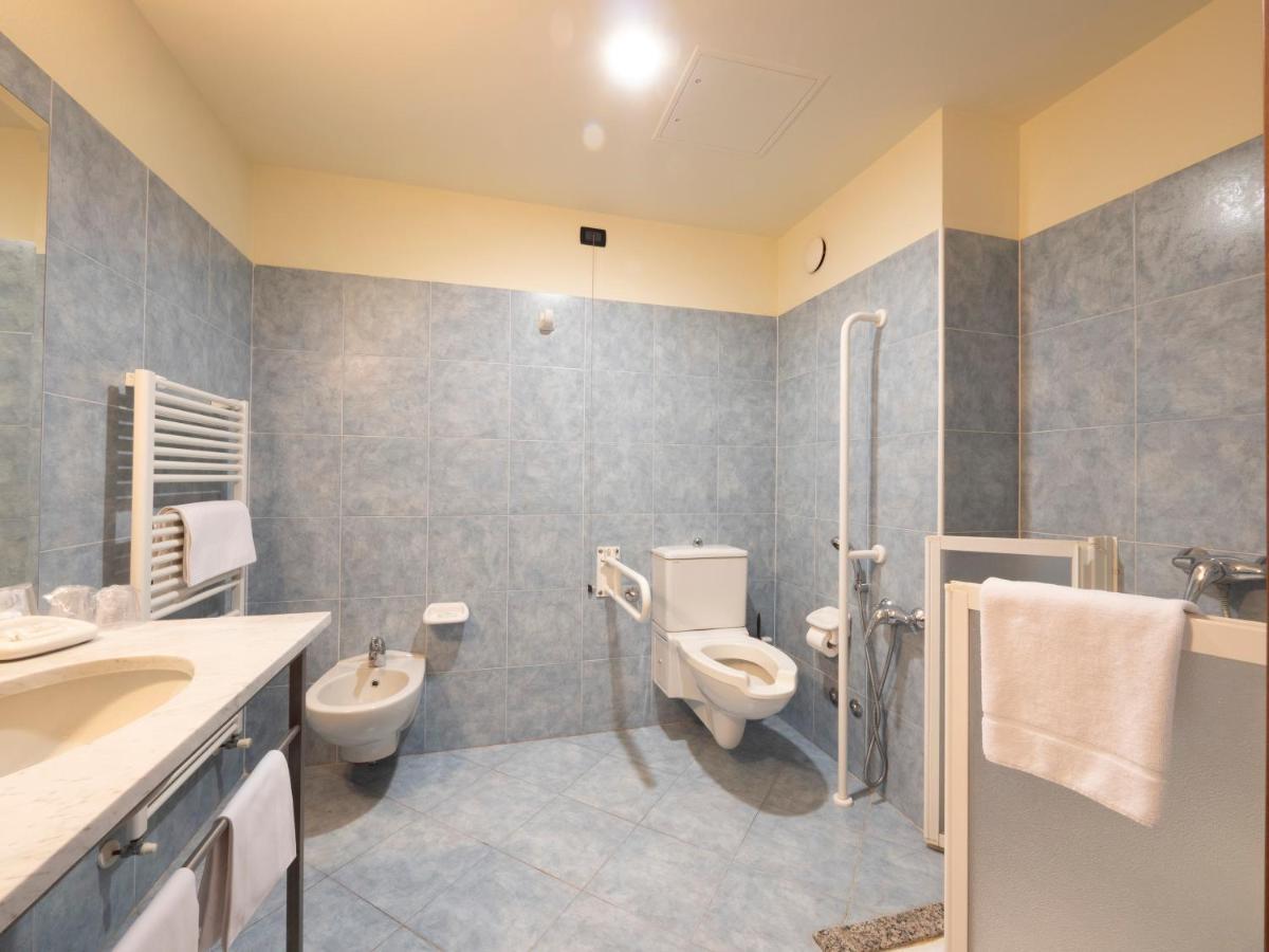 Classic Twin Room Disability Access