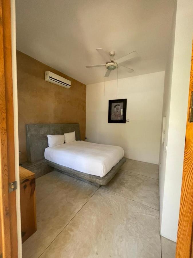 Queen Room,1231900091:JPEG