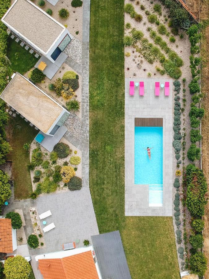Suite com Cama King-size e Vista Piscina