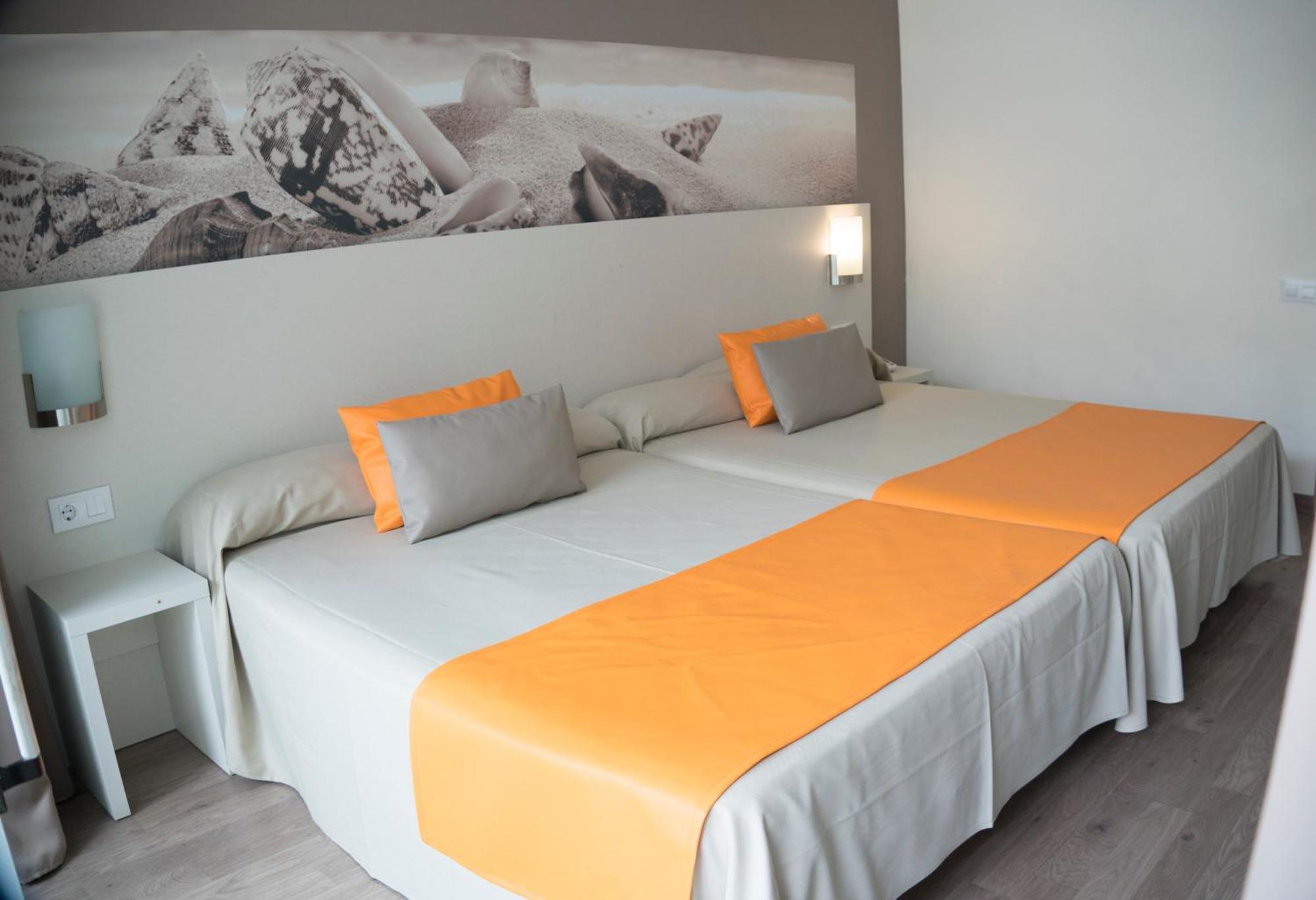 Quarto Quádruplo (2 Adultos + 2 Crianças)