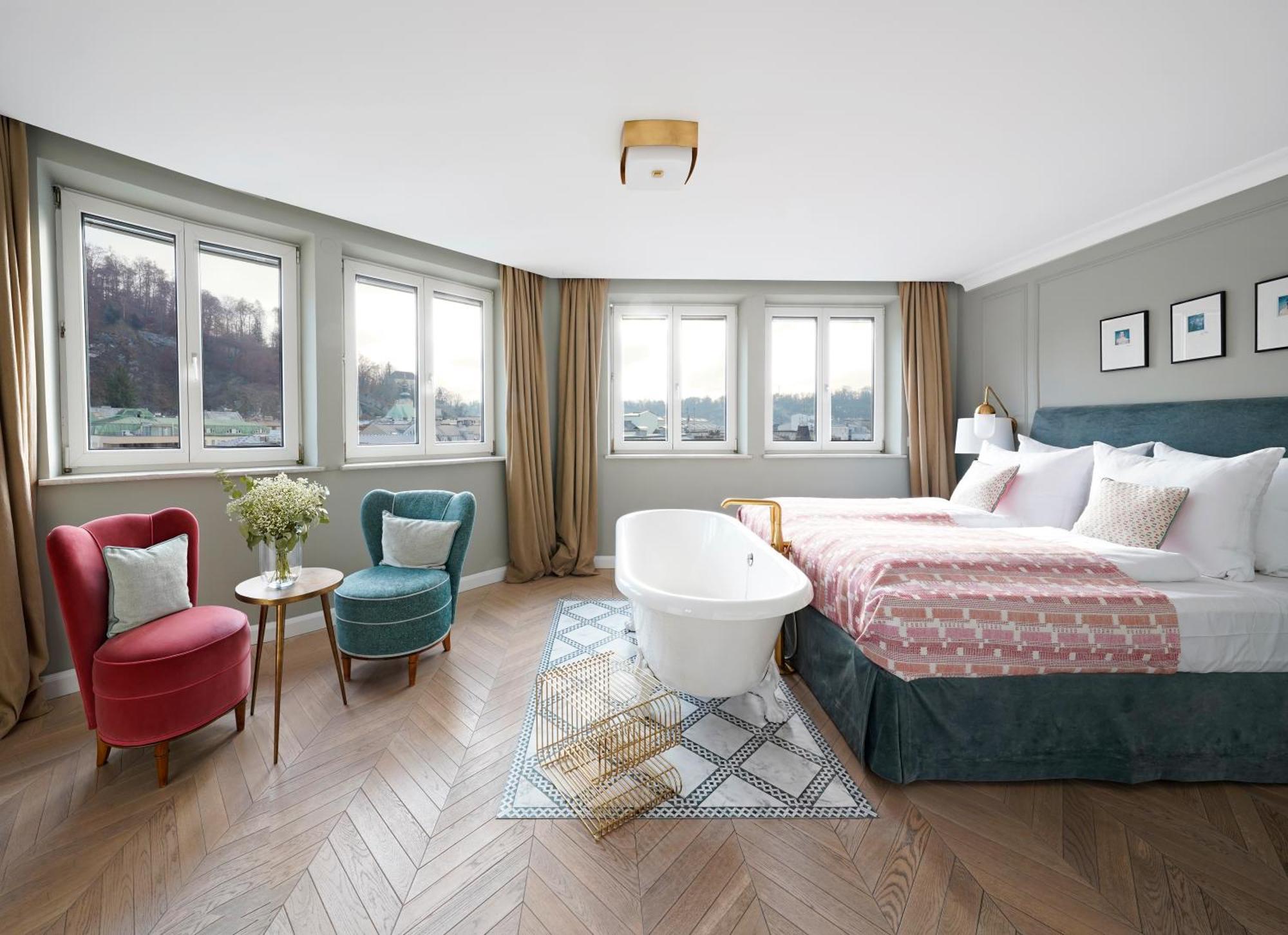 Extra Large Room Bathtub Separate Living Area Sofa Bed