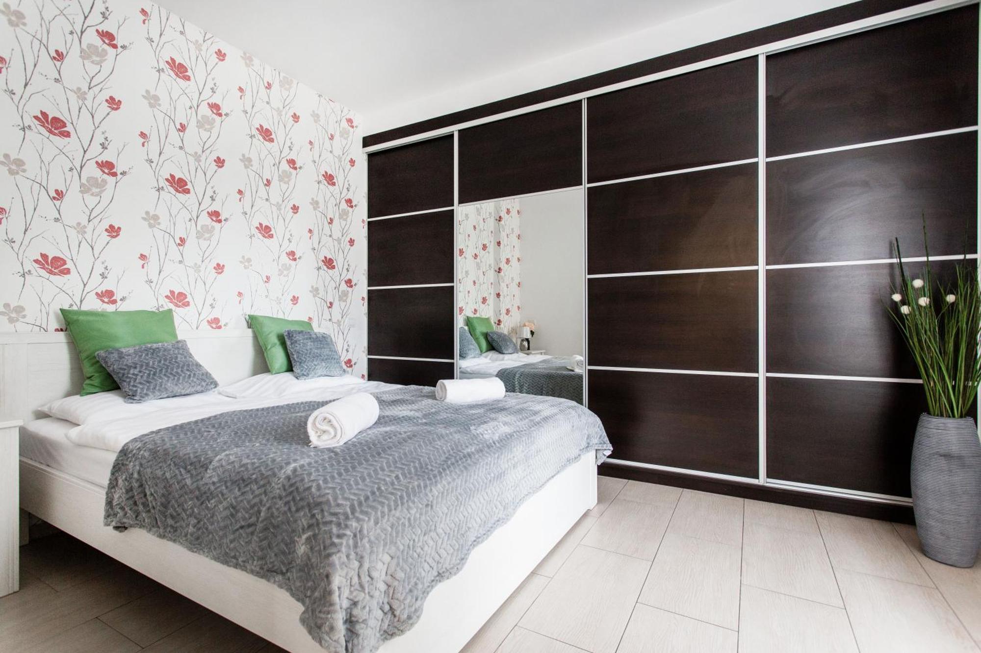 Superior One-Bedroom Apartment