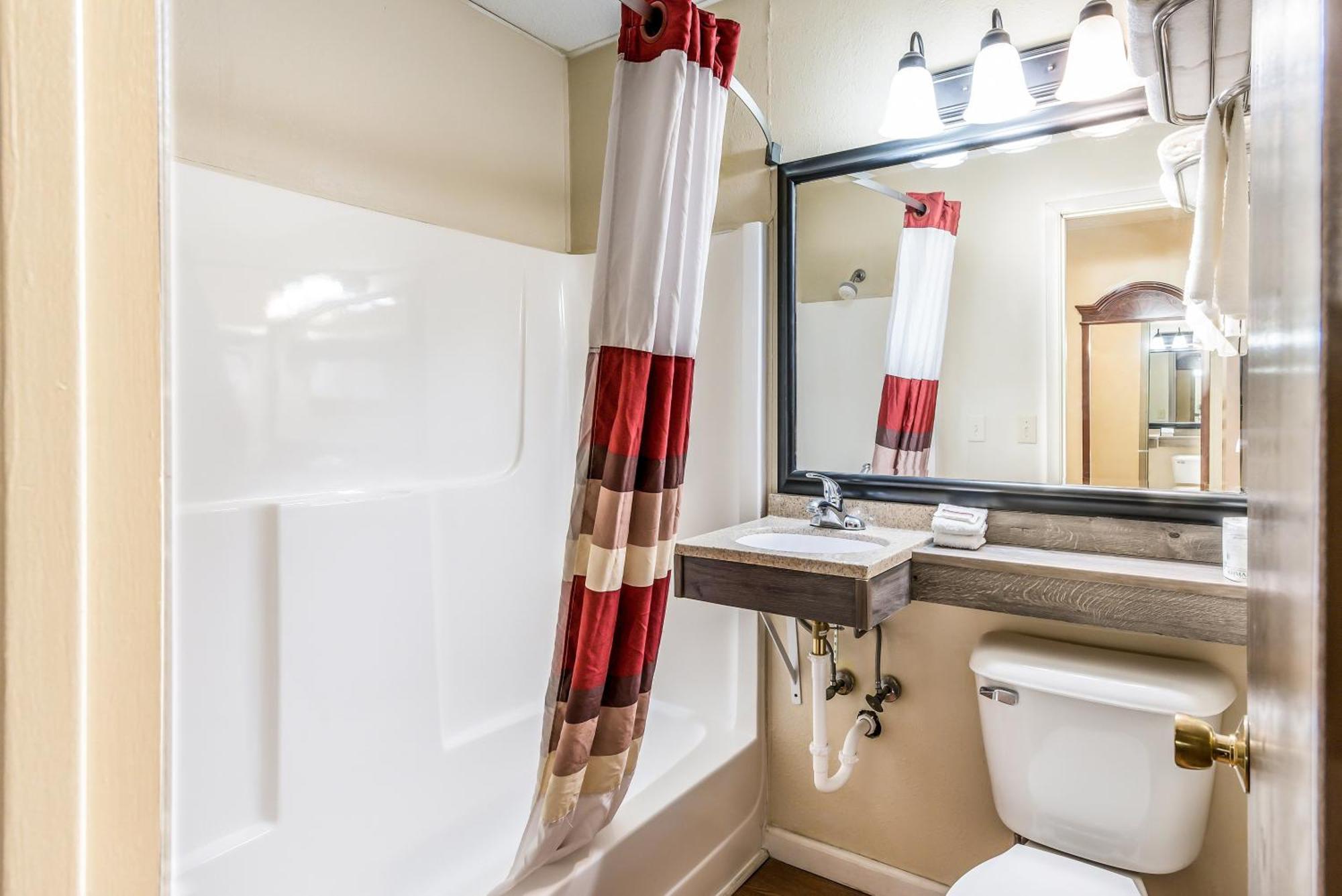 Deluxe Queen Room with Two Queen Beds Non-Smoking