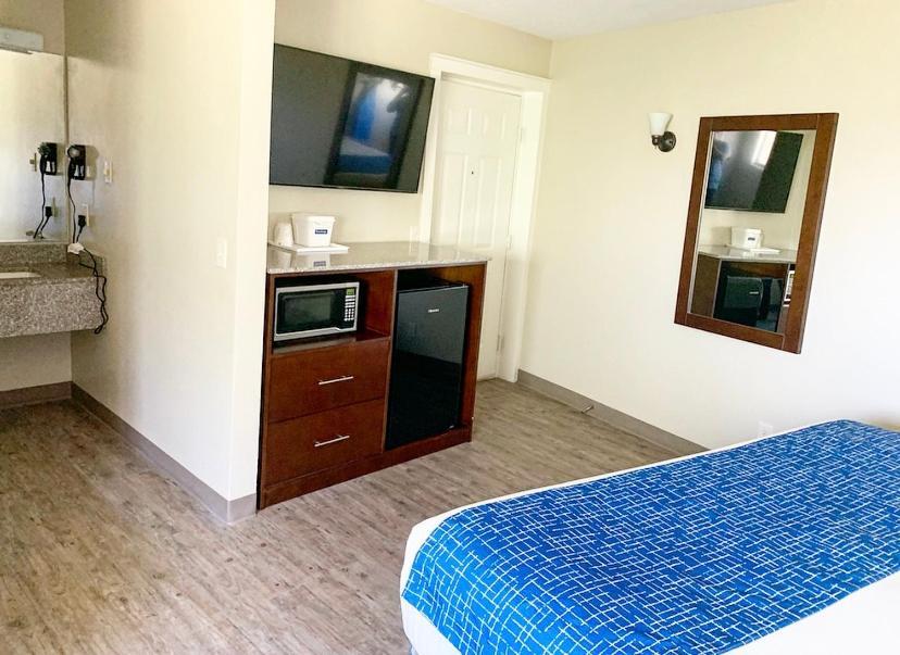 Deluxe King Room Spa Bath Non-Smoking