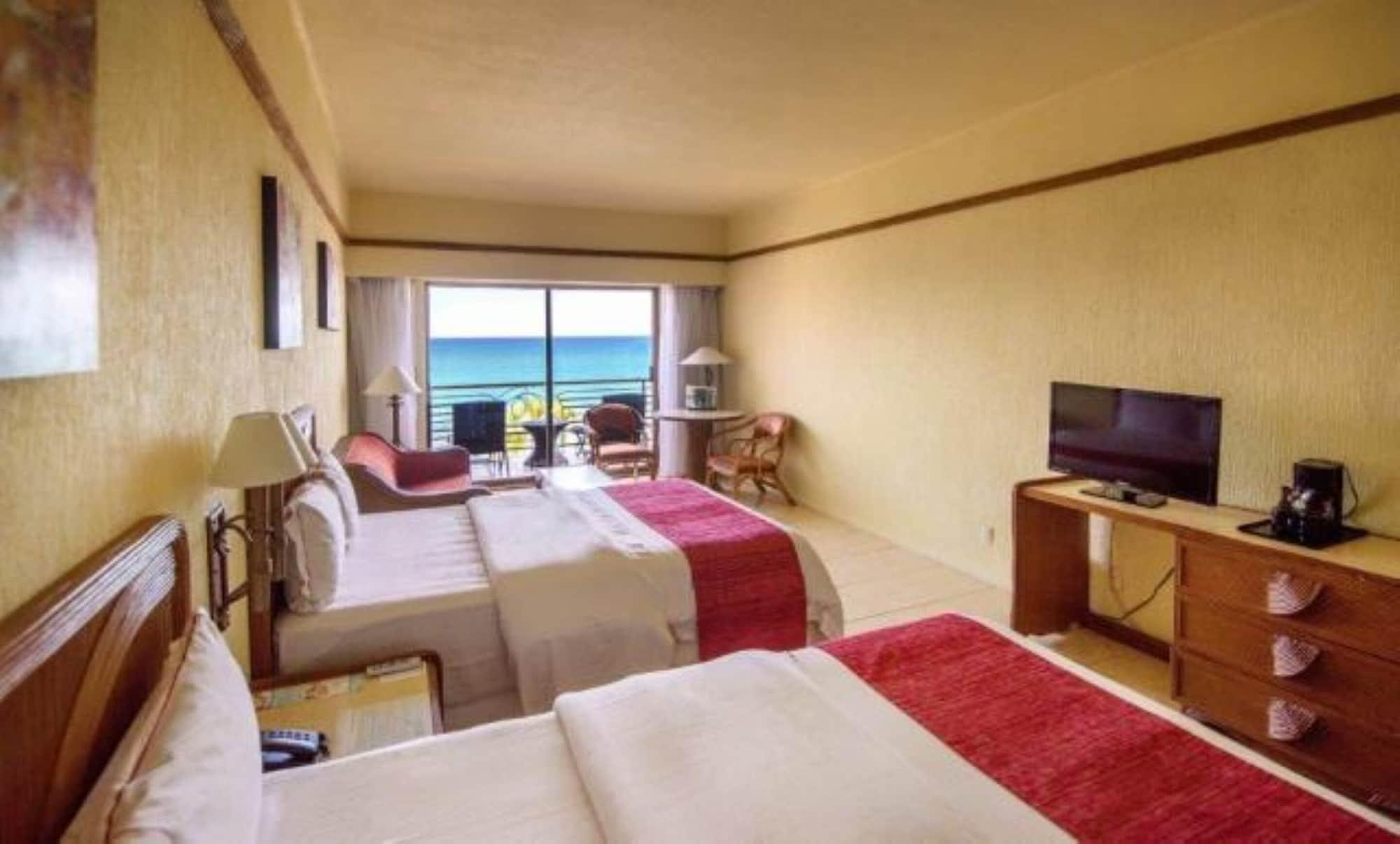 Superior Double Room with 2 Double Beds with Sea View