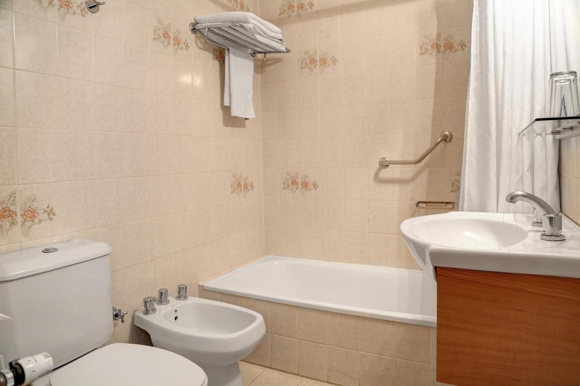 Quarto Standard com Cama de Casal ou 2 de Solteiro