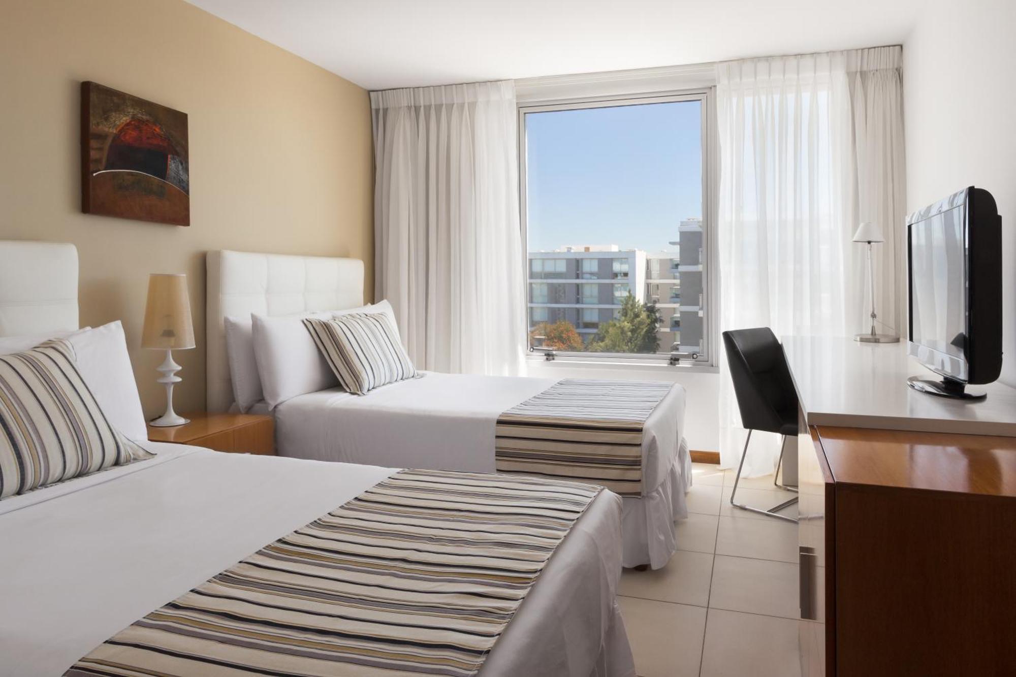 Deluxe Twin Room City View