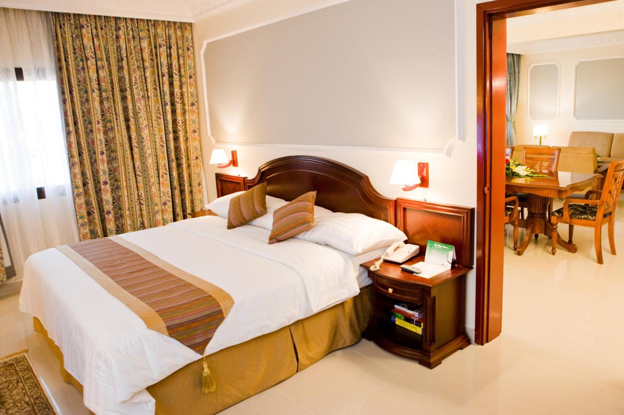 Deluxe Suite