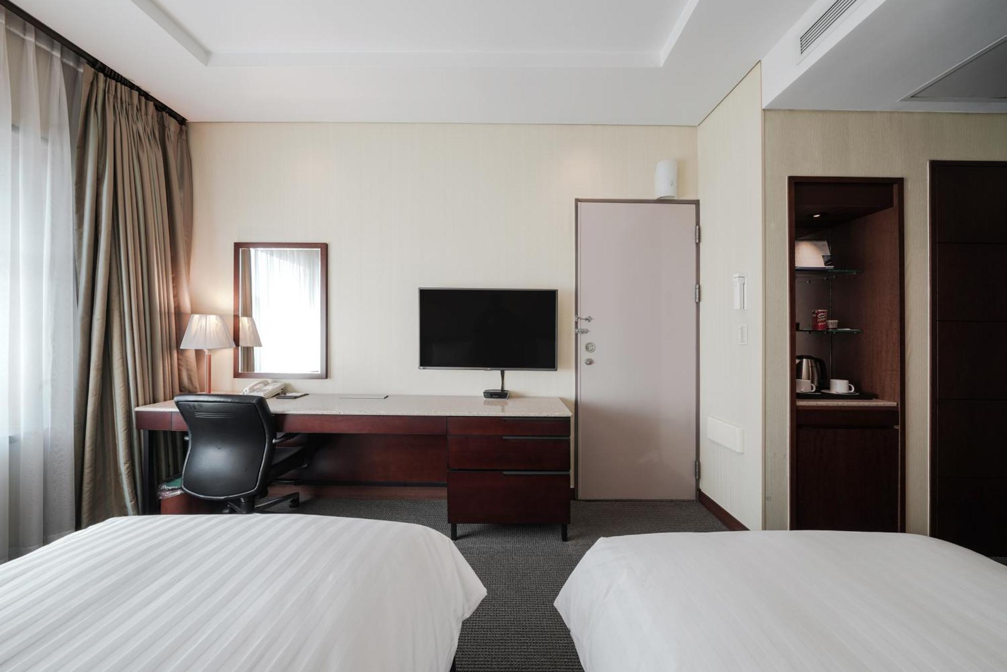 Connecting Double Twin Room
