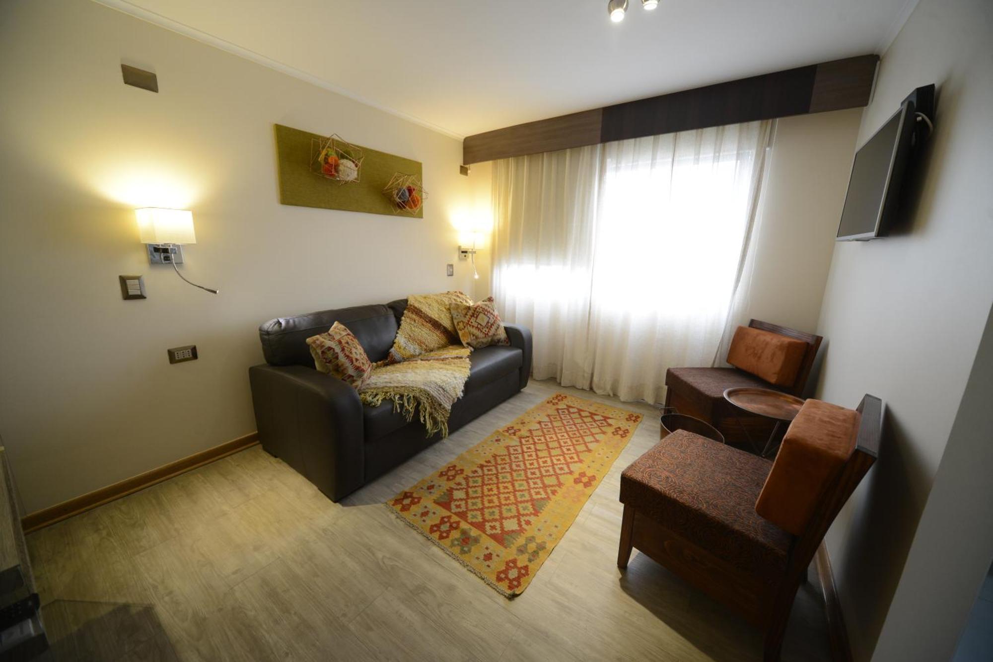 Familiar Suite