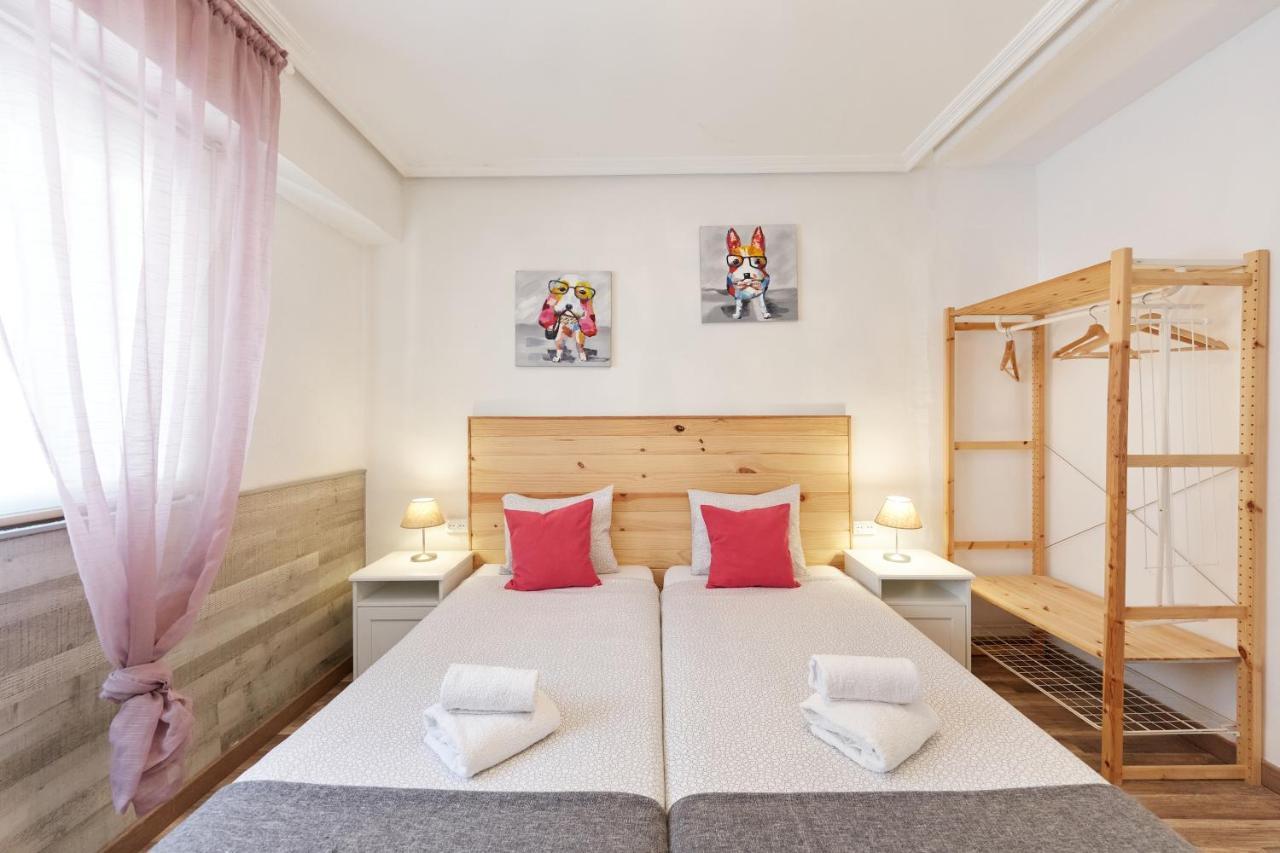 Double or Twin Room Private Bathroom