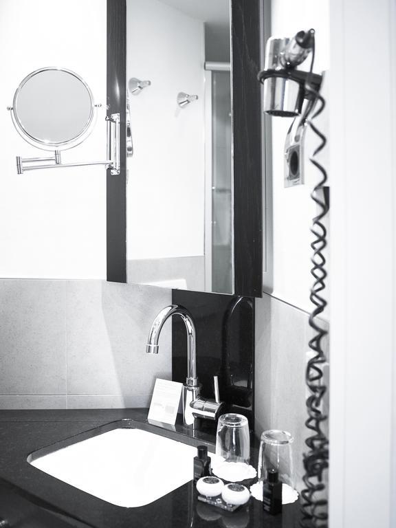 Single Room,123102553:JPEG