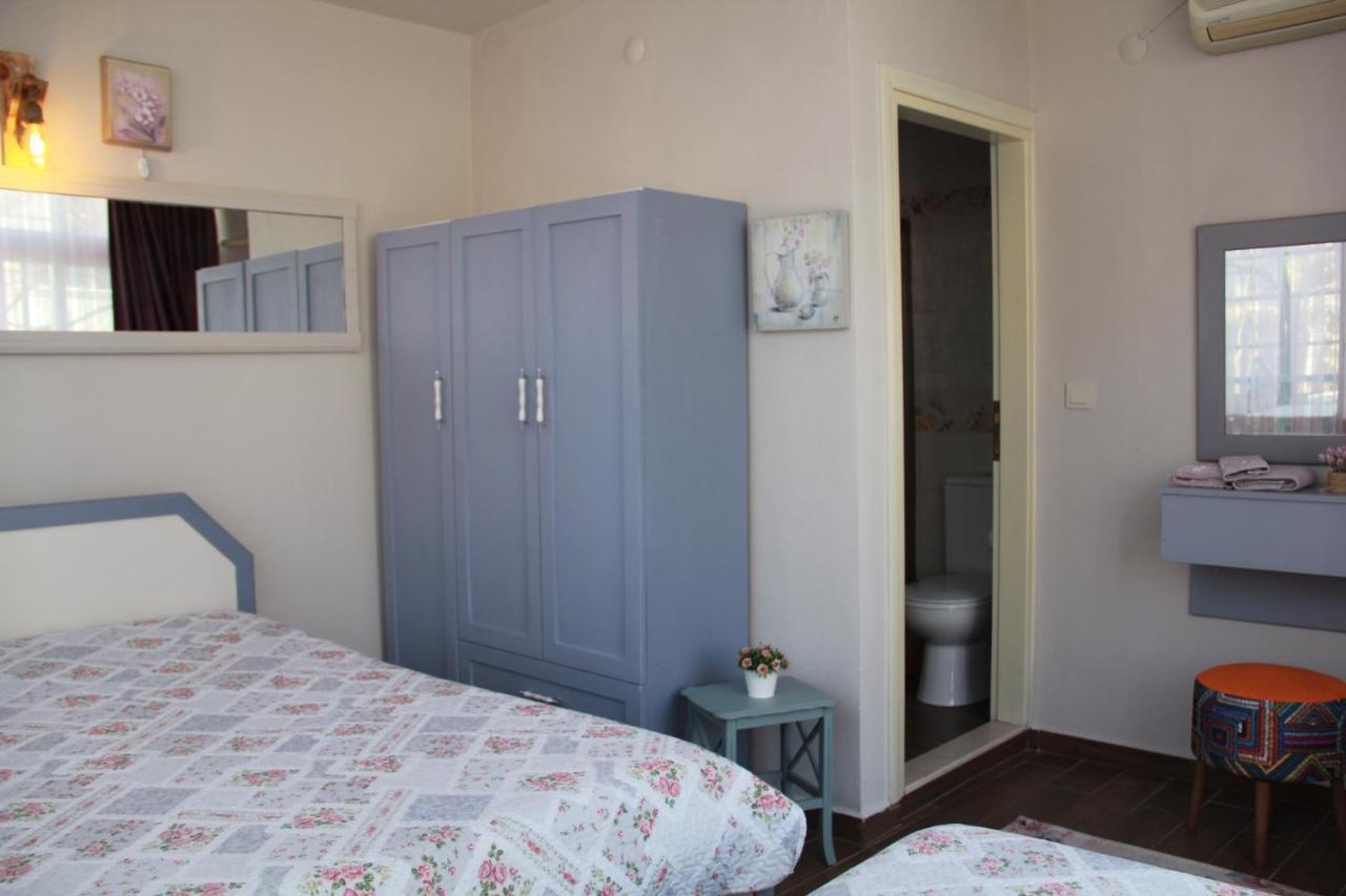 Economy Triple Room