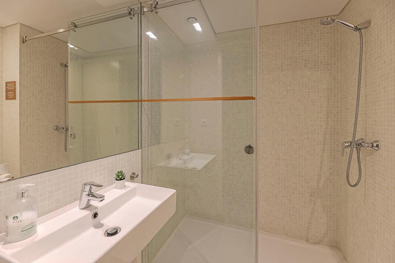 Single Room Private Bathroom