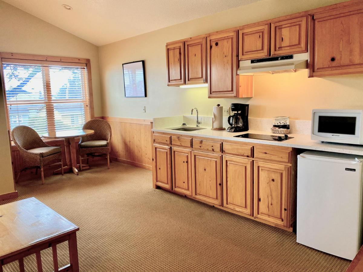 Queen Suite Sofabed 2nd Floor Pets Allowed
