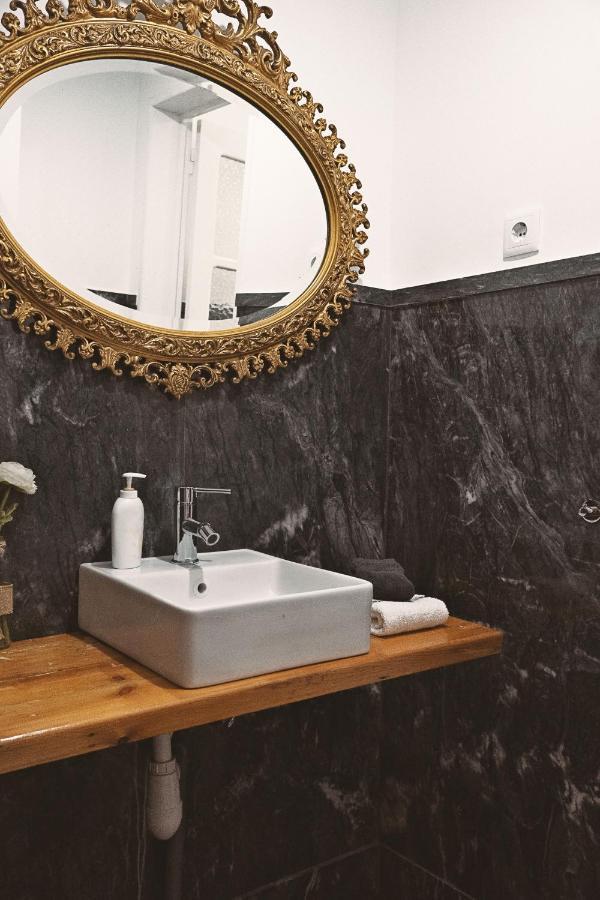 Double Room Private External Bathroom