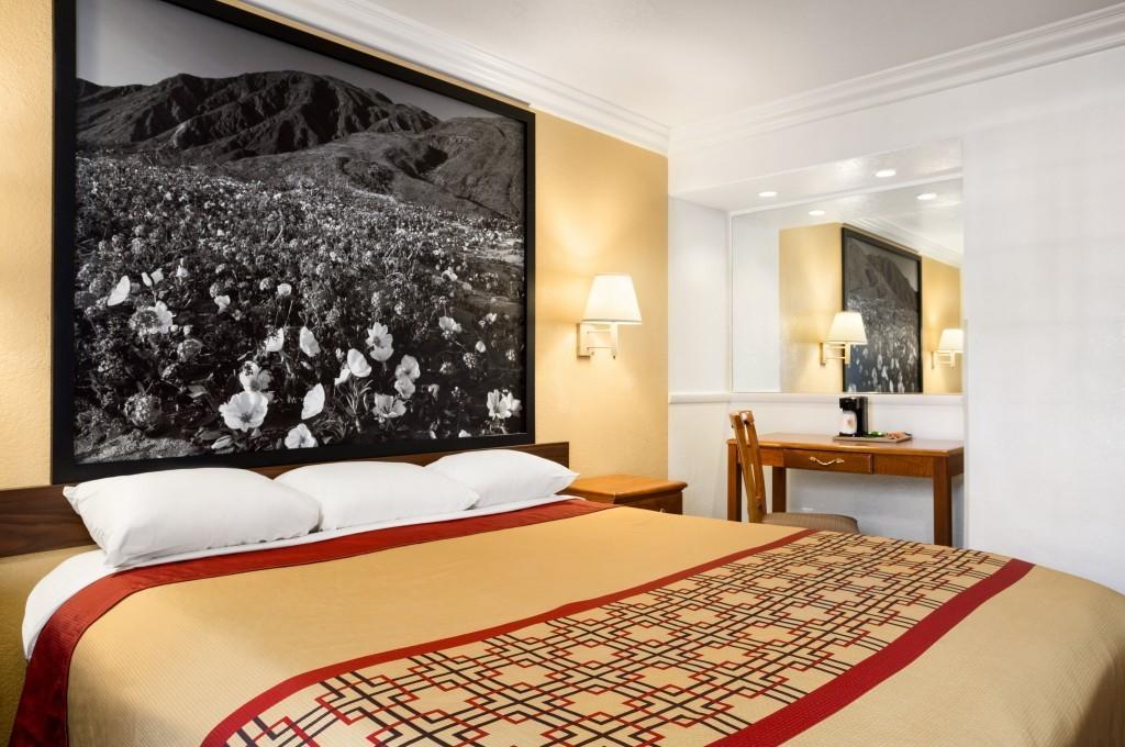 King Room - Non-Smoking