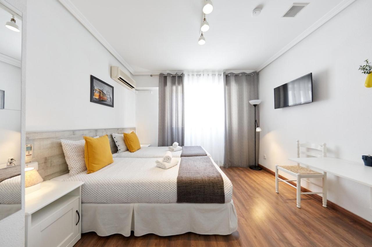 Double or Twin Room Private Bathroom