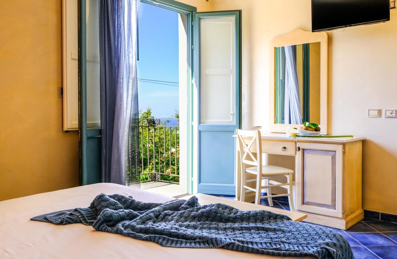 Deluxe Double Room Side Sea View