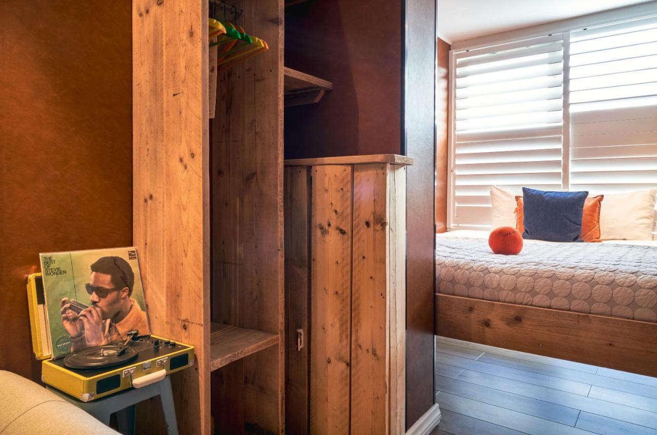 Medium driepersoonskamer met eenpersoonsbedden