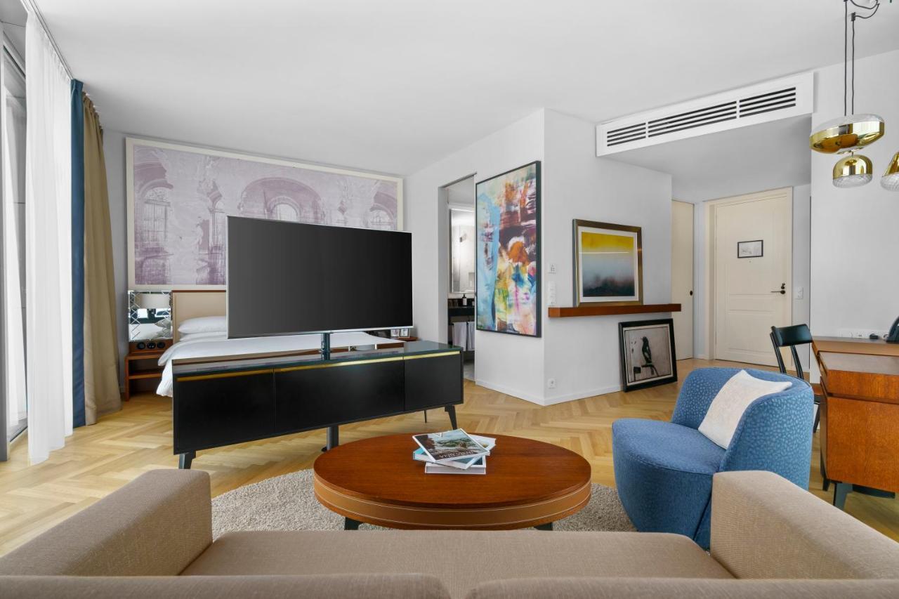 Junior King Suite