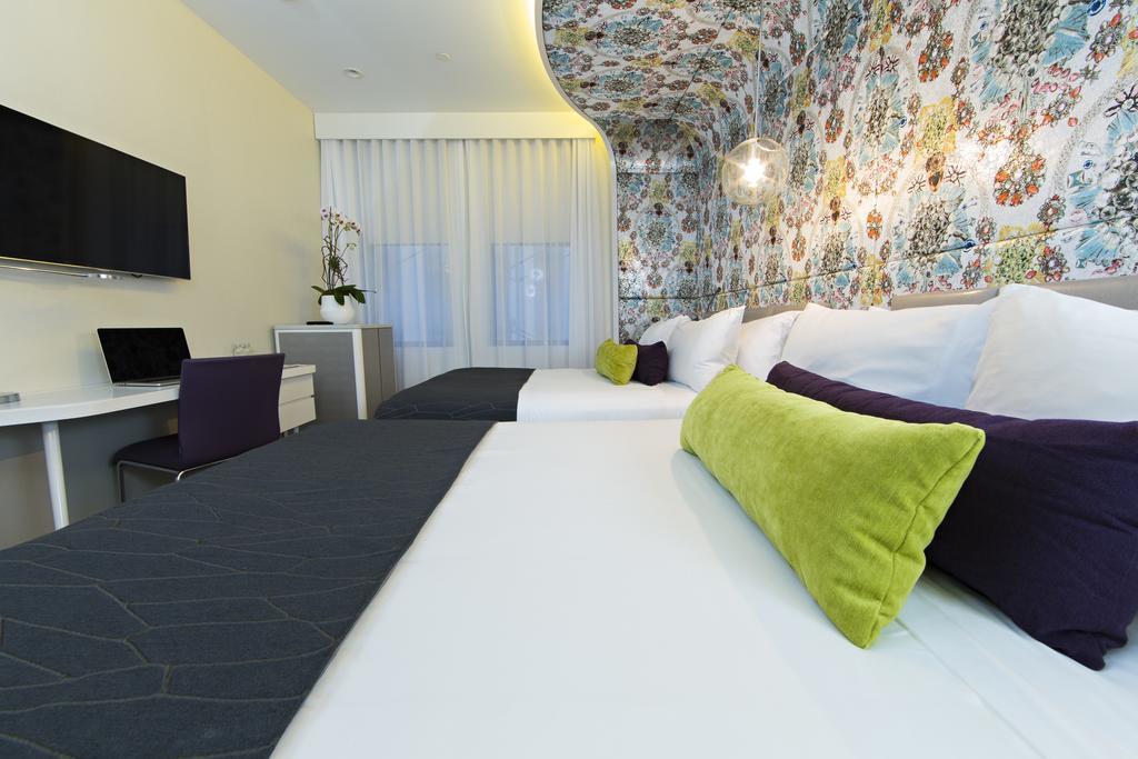 Double Room with Two Double Beds - Silver,123400108:JPEG